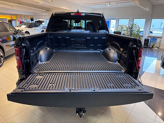 Dodge RAM 1500 18 of 23