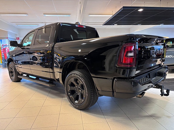 Dodge RAM 1500 3 of 23