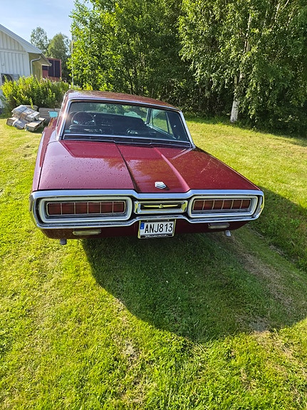 Ford Thunderbird 3 of 5