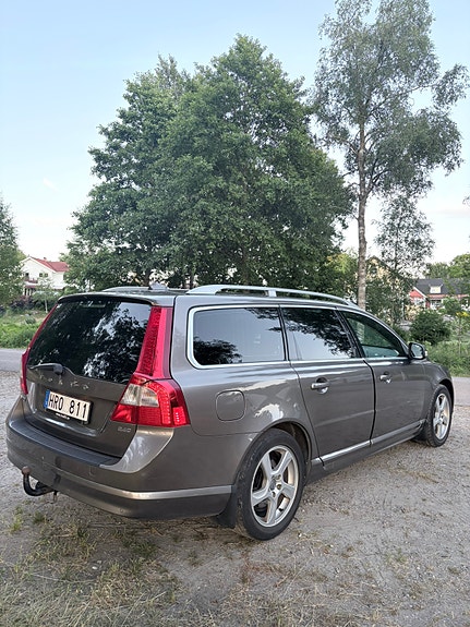Volvo V70 4 of 13
