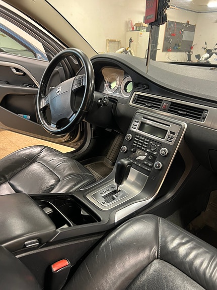 Volvo V70 8 of 13