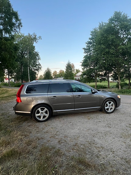 Volvo V70 5 of 13