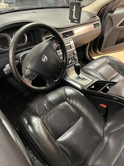 Volvo V70 13 of 13