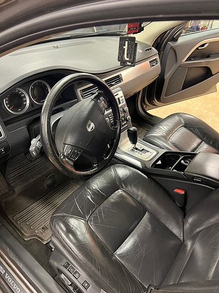 Volvo V70 7 of 13