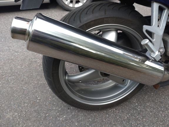 Triumph 955i Sprint ST 9 of 11