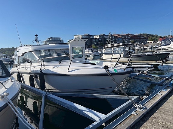 Aquador 25 HT - Mercruiser 4,5 L MPI 2 of 14