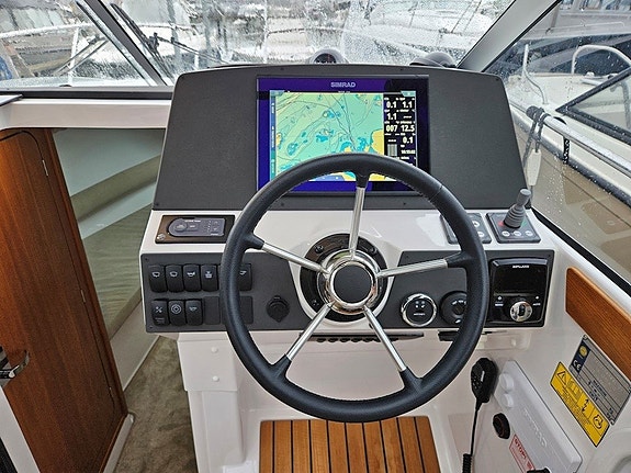 Aquador 25 HT - Mercruiser 4,5 L MPI 7 of 14
