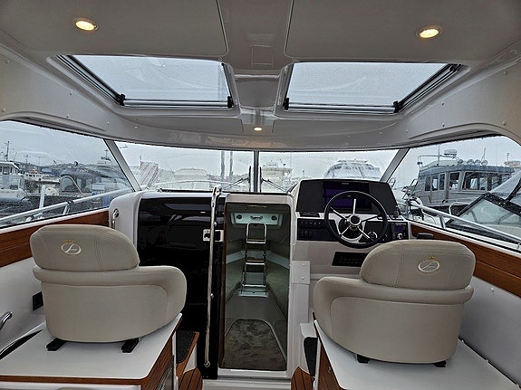 Aquador 25 HT - Mercruiser 4,5 L MPI 6 of 14