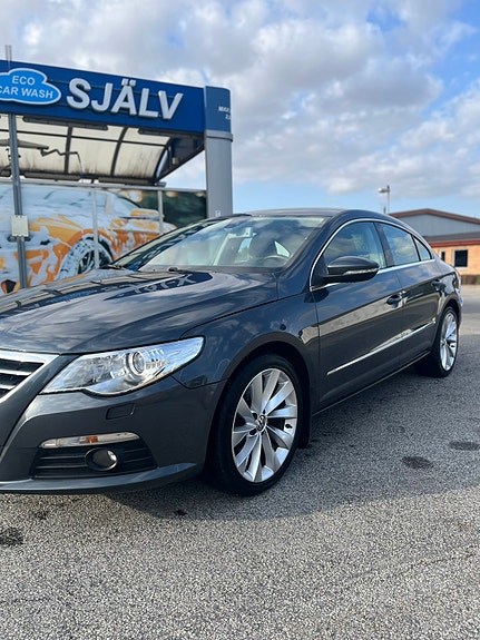 Volkswagen Passat CC 4 of 11