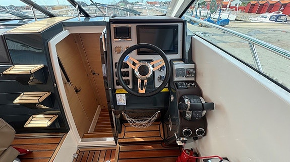 Flipper 880 ST-16 2xMercury 250 JPO "READY TO CRUISE" 3 of 5