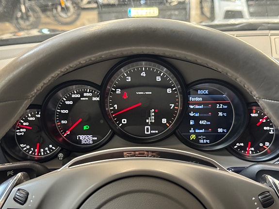 Porsche Panamera 4 21 of 21