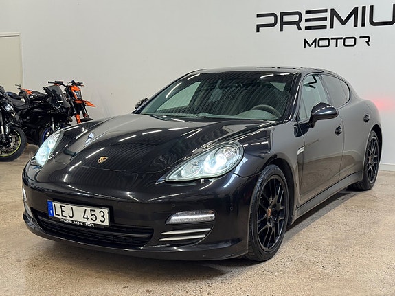 Porsche Panamera 4 4 of 5