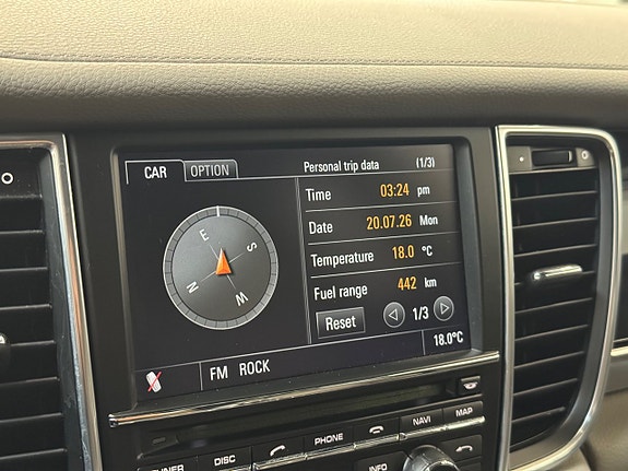 Porsche Panamera 4 19 of 21