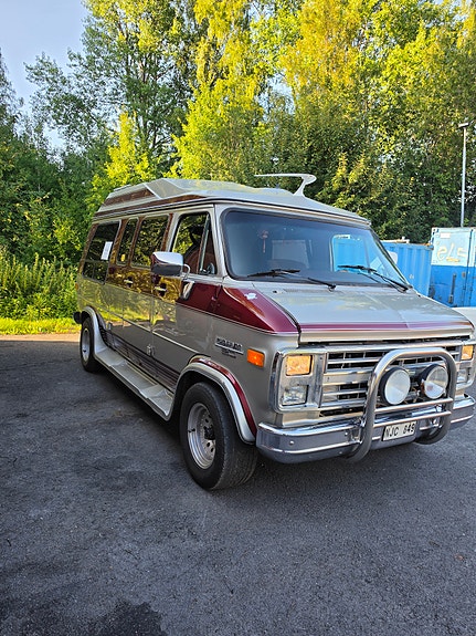 Chevrolet G20 4 of 5