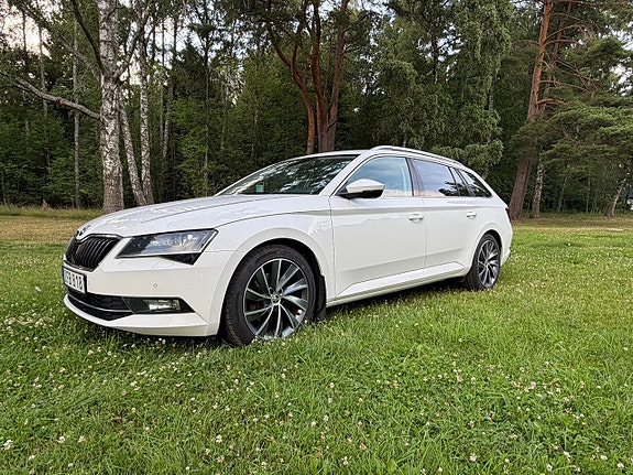 Skoda Superb 2 of 24