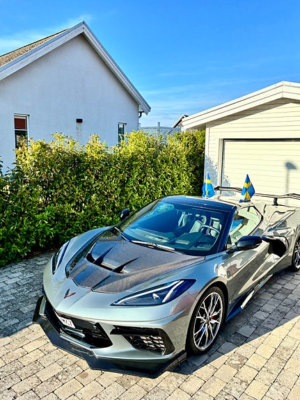 Chevrolet Corvette 2 of 5