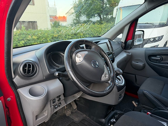 Nissan e-NV200 4 of 5