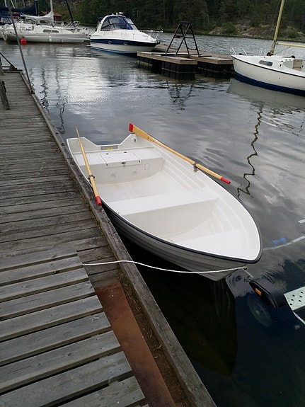 Crescent 405 med Yamaha 9,9 hk 2 of 6