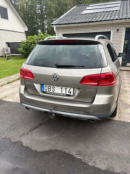 Volkswagen Passat Alltrack 6 of 12