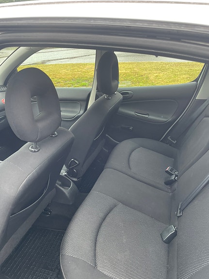 Peugeot 206 3 of 4