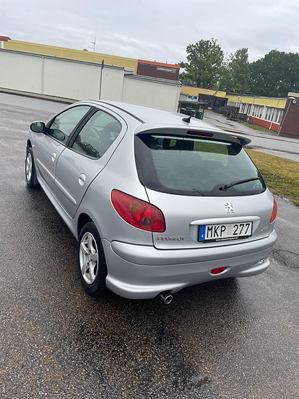 Peugeot 206 2 of 4