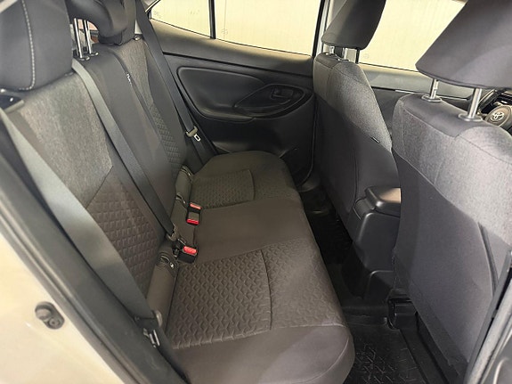 Toyota Yaris Cross 9 of 15