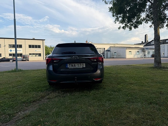 Toyota Avensis 9 of 20