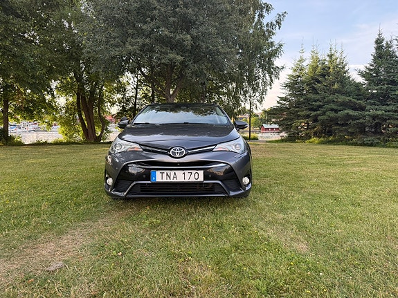 Toyota Avensis 8 of 20