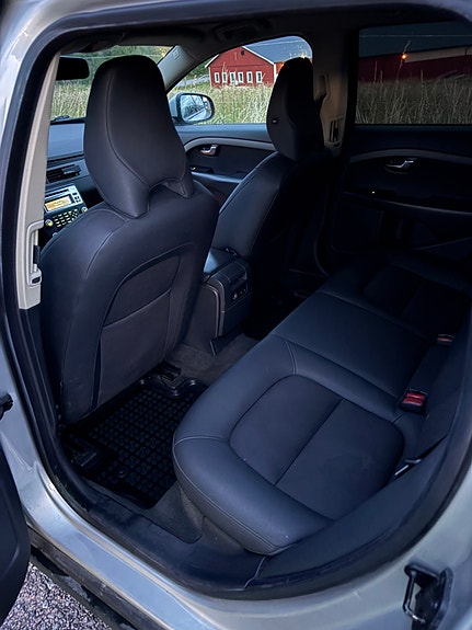 Volvo V70 6 of 7