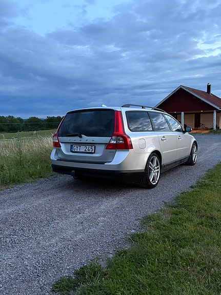 Volvo V70 4 of 7