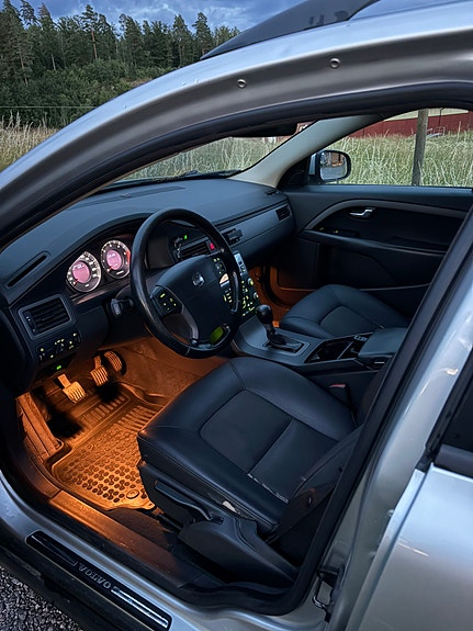 Volvo V70 5 of 7