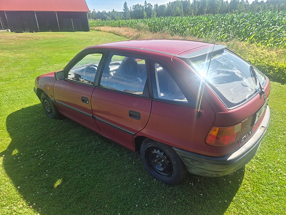 Opel Astra 4 of 5
