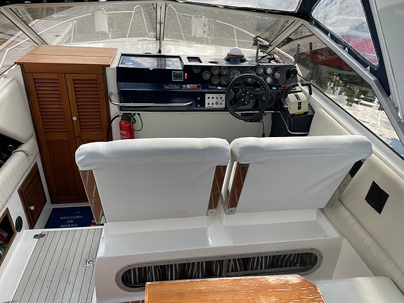 Sunseeker 31 Offshore 2x merc diesel ev byte 4 of 11