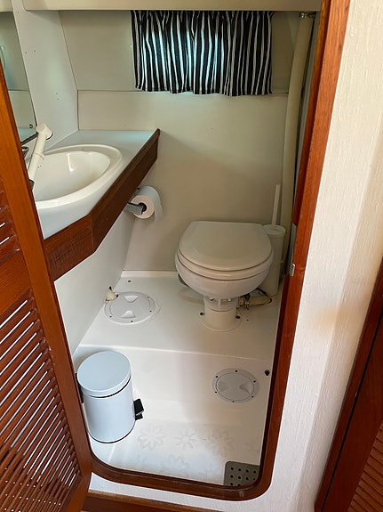 Sunseeker 31 Offshore 2x merc diesel ev byte 8 of 11