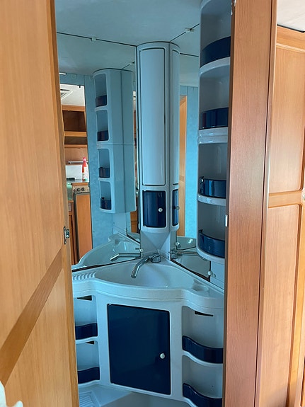 Adria 7 of 8
