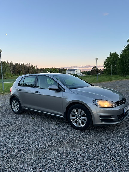 Volkswagen Golf VII 4 of 5