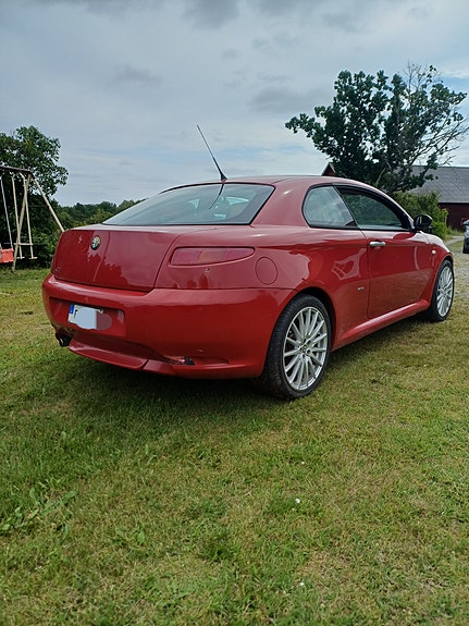 Alfa Romeo GT 2 of 5