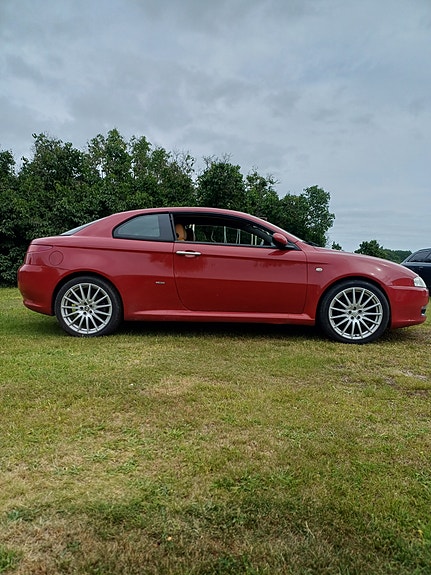 Alfa Romeo GT 3 of 5