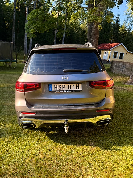 Mercedes-Benz GLB200 d 4 of 5