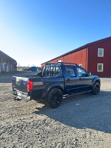 Nissan Navara 2 of 5