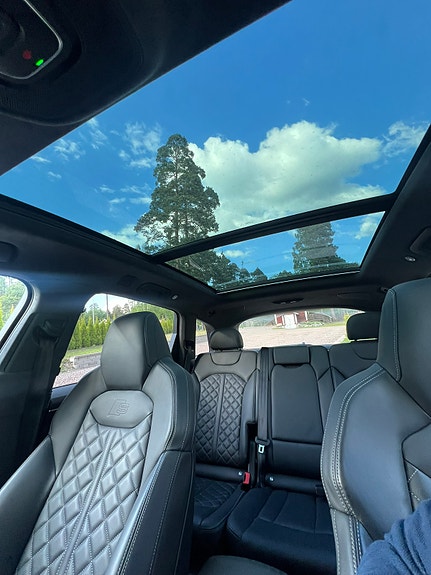 Audi Q7 4 of 5