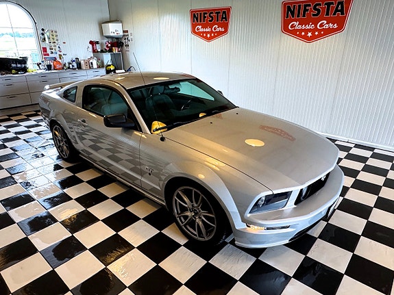 Ford Mustang 7 of 23