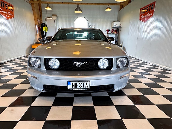 Ford Mustang 5 of 5