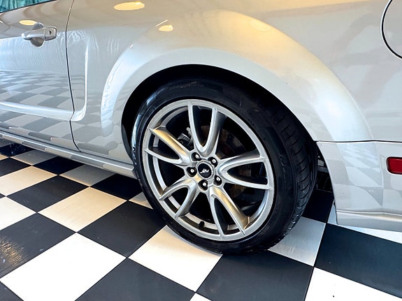 Ford Mustang 14 of 23