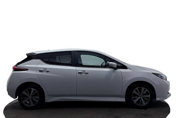 Nissan Leaf 7 of 30