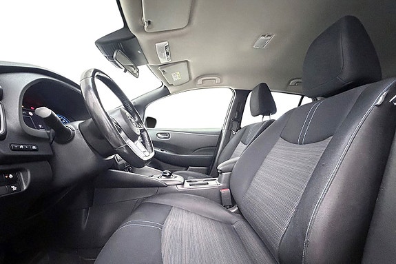 Nissan Leaf 14 of 30