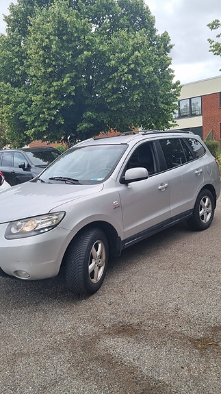 Hyundai Santa Fe 2 of 14