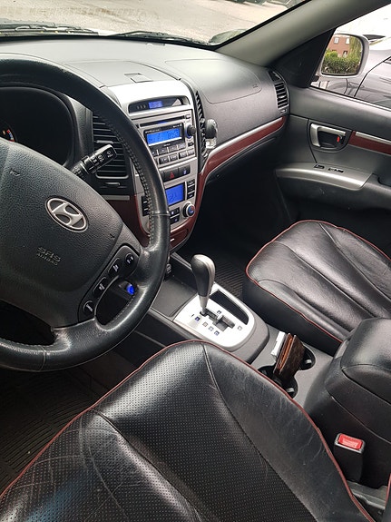 Hyundai Santa Fe 10 of 14