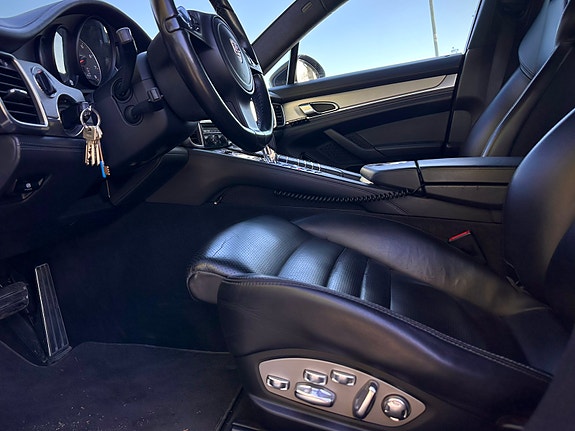 Porsche Panamera 4S 6 of 7