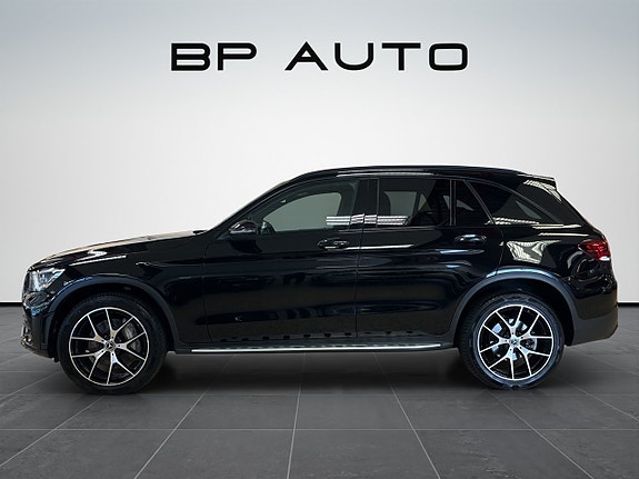 Mercedes-Benz GLC300 e 3 of 5